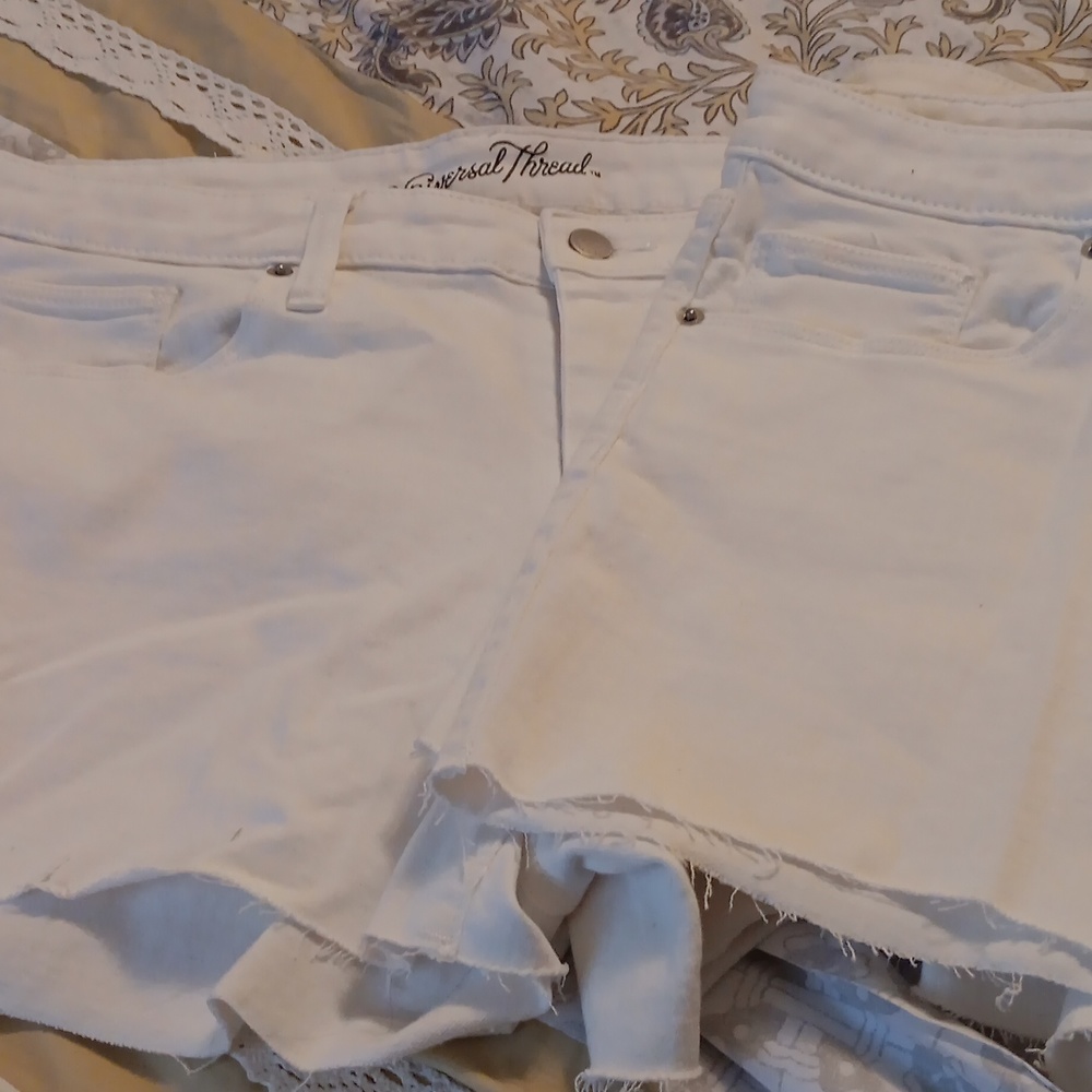 2 new pair of white size 16 shorts